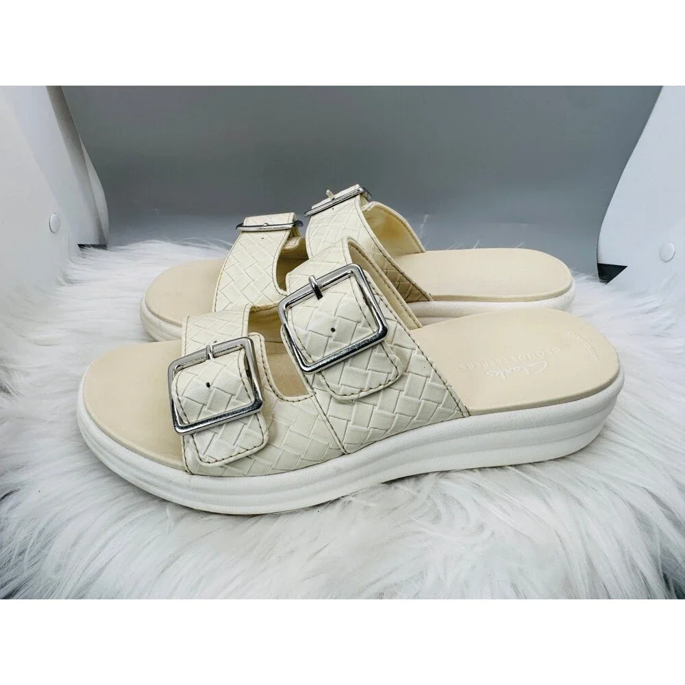 Clarks Cloudsteppers Drift Buckle Sandals Women’s Size 8 Sand platform chunky